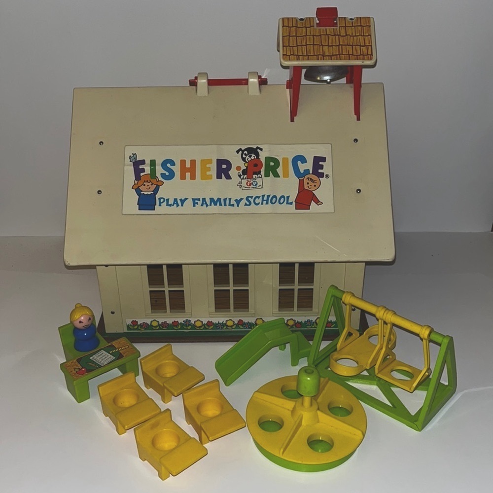 Vintage 1971 Fisher-Price Play Family School